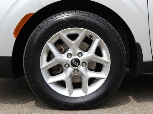 Used 2020 Kia Soul S FWD image 27