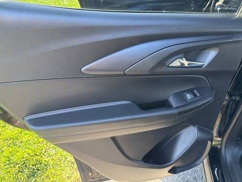 Used 2023 Chevrolet TrailBlazer RS image 12