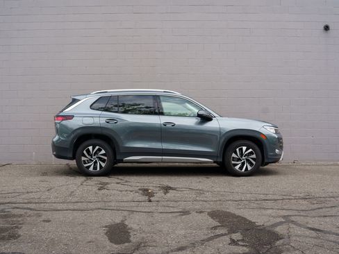 Used 2025 Volkswagen Tiguan S AWD/4WD image 8