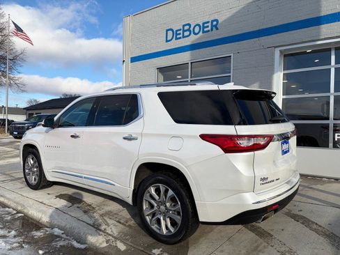 Used 2021 Chevrolet Traverse Premier image 3
