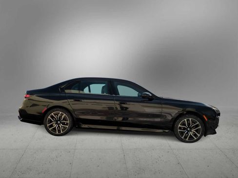 Certified 2024 BMW 760i xDrive w/ Executive Package image 9