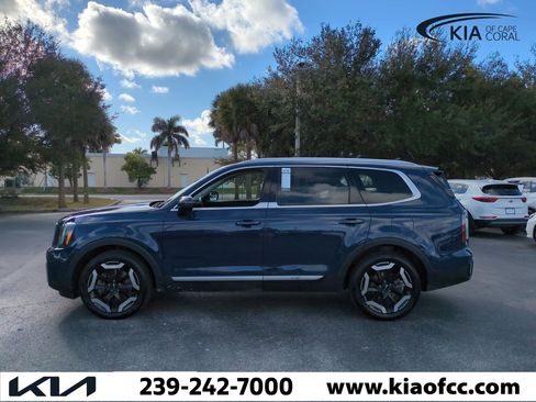 Certified 2023 Kia Telluride EX image 7