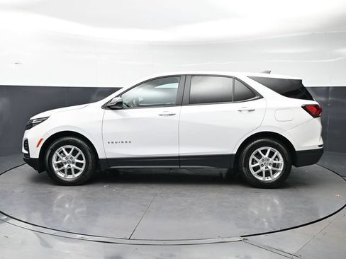 Used 2024 Chevrolet Equinox LS w/ LS Convenience Package FWD image 8