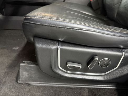 Used 2019 Ford Expedition Max Platinum image 11