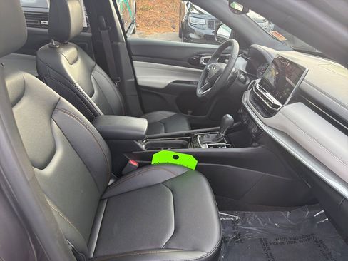 Certified 2024 Jeep Compass Limited w/ Sun and Sound Group image 25