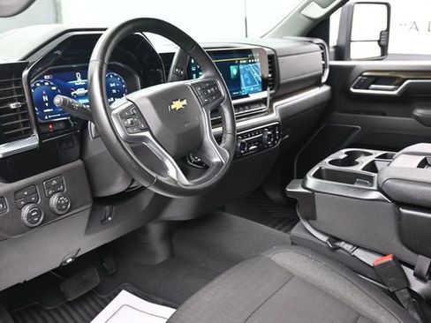 Used 2025 Chevrolet Silverado 2500 LT w/ Convenience Package AWD/4WD image 14