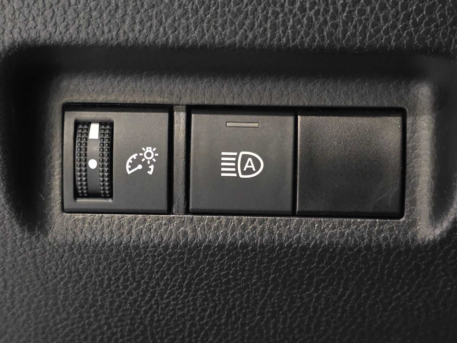 Certified 2024 Toyota RAV4 XLE AWD/4WD image 18