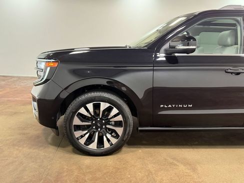 Used 2025 Ford Expedition Max Platinum w/ Driver's Package AWD/4WD image 38