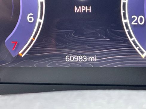 Used 2023 Jeep Grand Cherokee L Laredo image 38