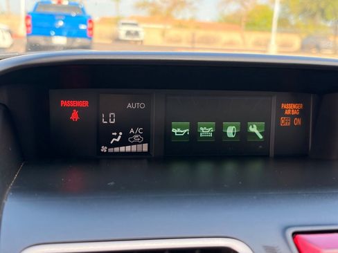 Used 2018 Subaru Forester 2.5i Touring AWD/4WD image 22