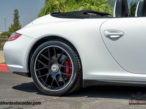 Used 2012 Porsche 911 Cabriolet image 40