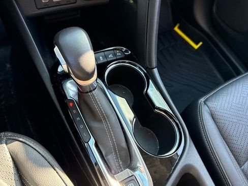 Used 2020 Buick Encore GX Essence w/ Experience Buick Package image 34