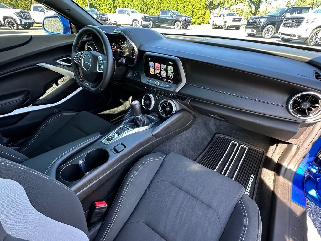 Used 2018 Chevrolet Camaro SS RWD image 13