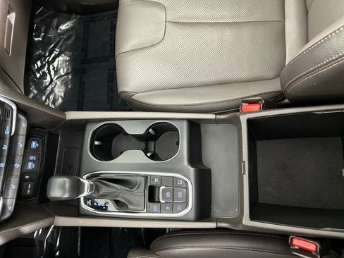 Used 2020 Hyundai Santa Fe Limited image 15