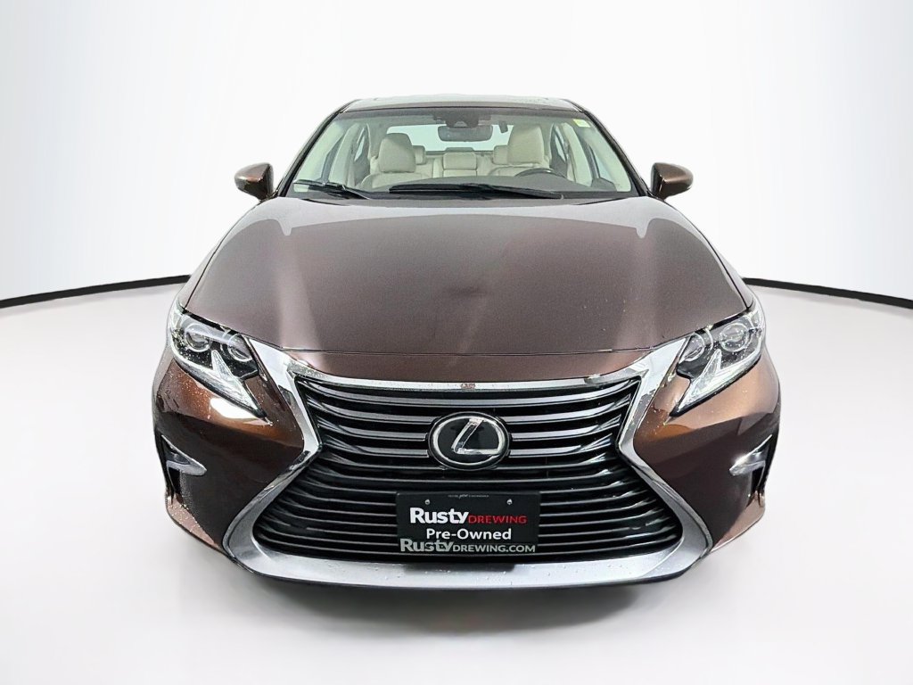 Used 2017 Lexus ES 350 w/ Luxury Package FWD image 2
