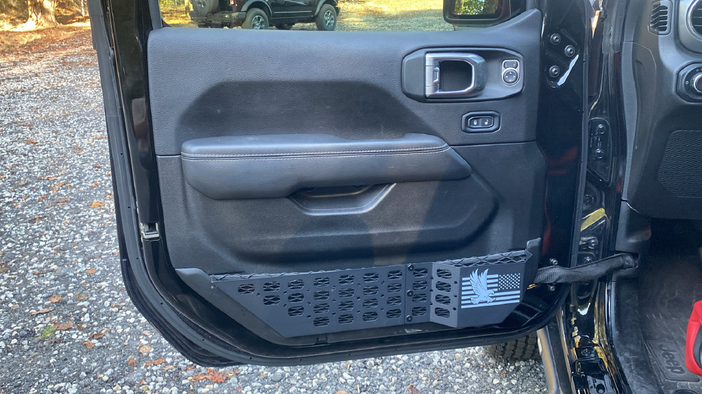 Used 2022 Jeep Wrangler Unlimited Sahara w/ LED Lighting Group AWD/4WD image 16