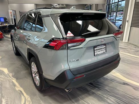 Used 2019 Toyota RAV4 XLE Premium w/ Cold Weather Package AWD/4WD image 31