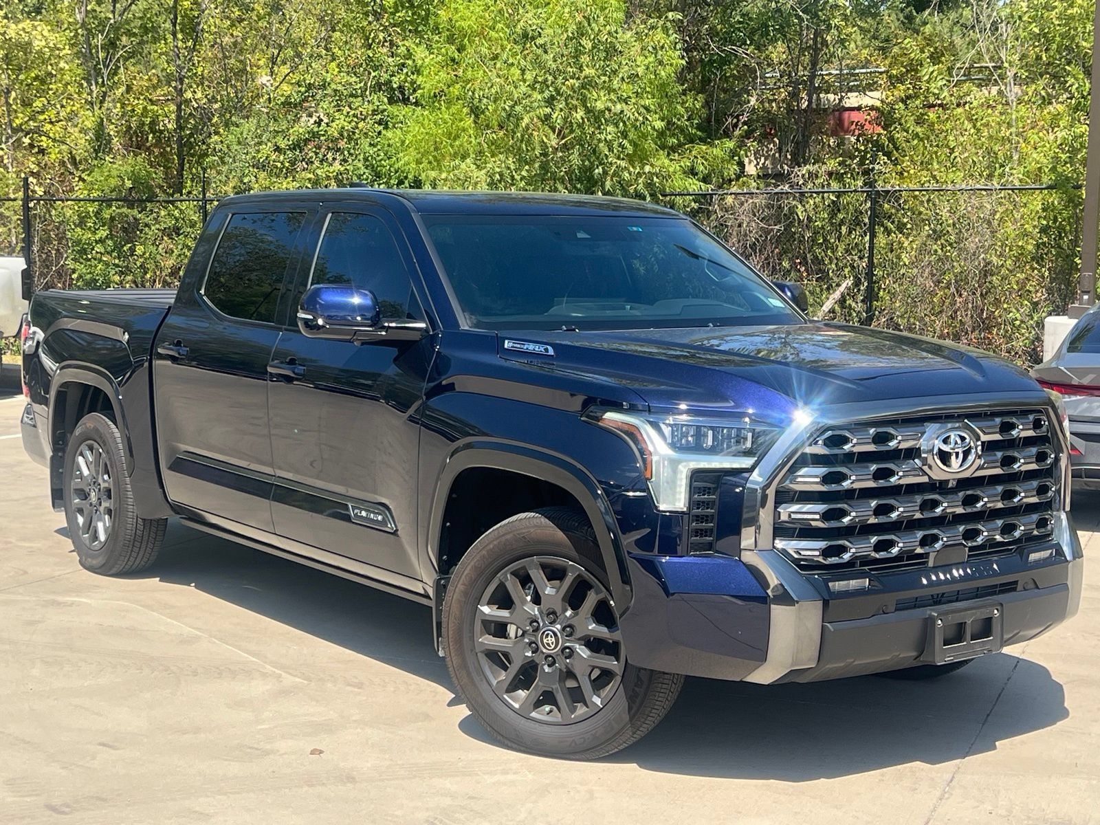 Used 2025 Toyota Tundra Platinum AWD/4WD image 1