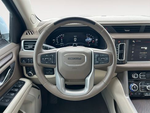 Used 2024 GMC Yukon XL Denali w/ Advanced Technology Package AWD/4WD image 14