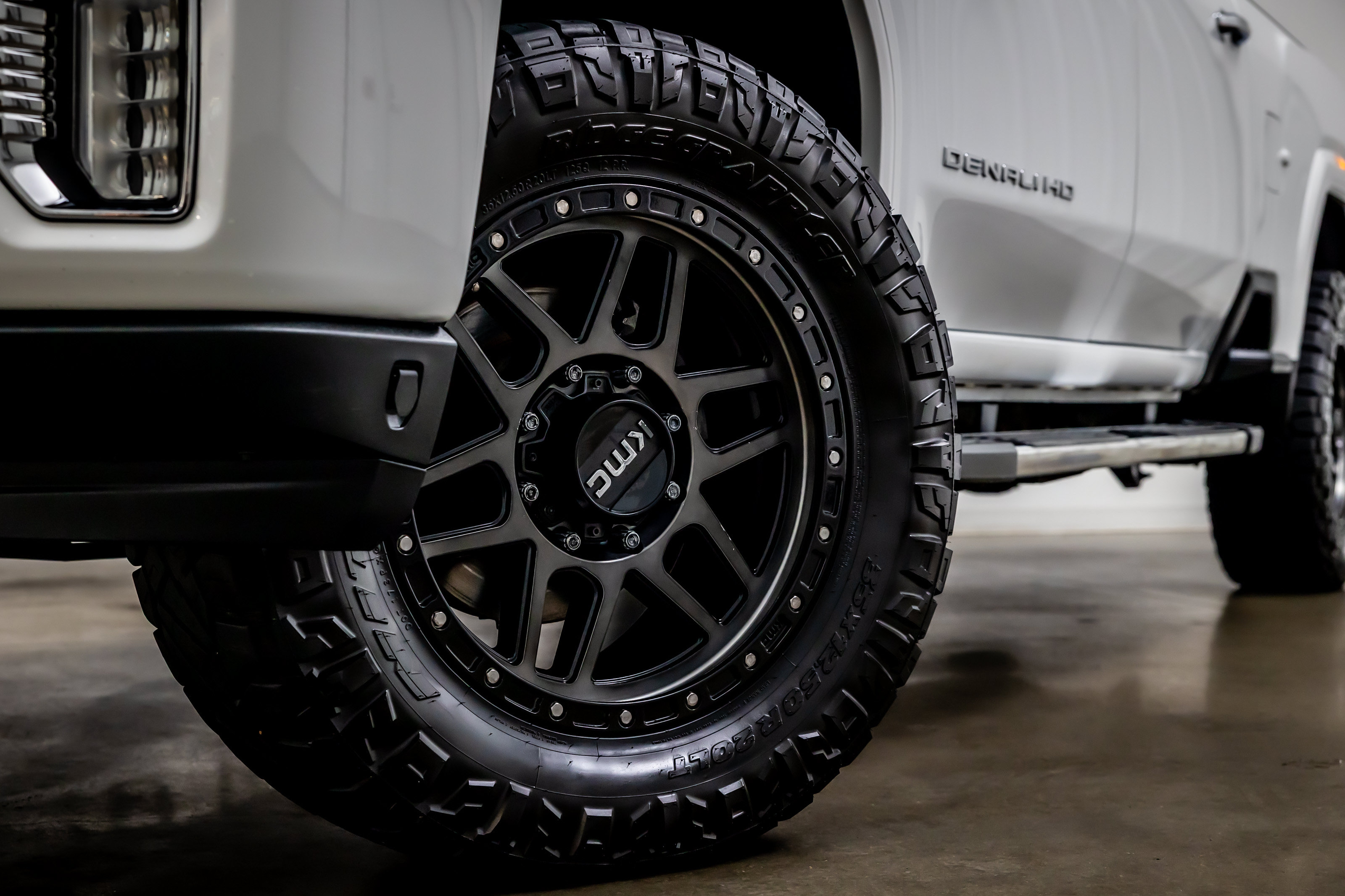 Used 2020 GMC Sierra 2500 Denali w/ Denali Ultimate Package AWD/4WD image 23