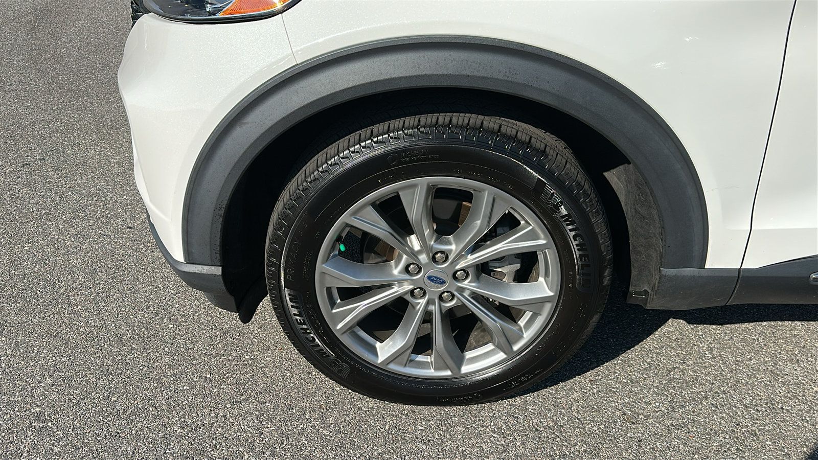 Used 2022 Ford Explorer XLT w/ Equipment Group 202A AWD/4WD image 9