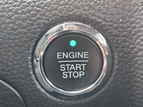 Used 2016 Lincoln Navigator Select AWD/4WD image 16