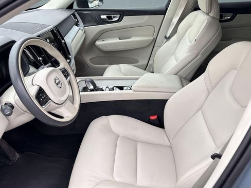 Certified 2024 Volvo XC60 B5 Plus image 5