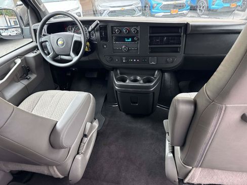 Used 2025 Chevrolet Express 3500 LT w/ LT Preferred Equipment Group RWD image 24
