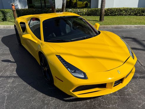 Used 2018 Ferrari 488 Spider image 6
