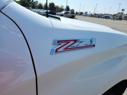 Used 2019 Chevrolet Silverado 1500 LTZ AWD/4WD image 9