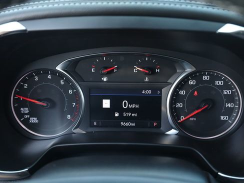 Used 2024 Chevrolet Blazer LT w/ Sound & Technology Package FWD image 9