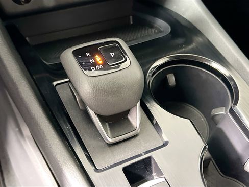 Used 2024 Nissan Rogue SV image 25