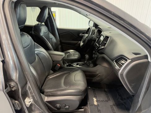 Used 2019 Jeep Cherokee Limited AWD/4WD image 26
