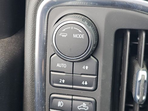 Used 2021 Chevrolet Silverado 1500 LT Trail Boss w/ Convenience Package II AWD/4WD image 10