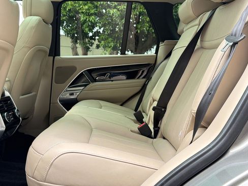 Used 2023 Land Rover Range Rover SE image 15