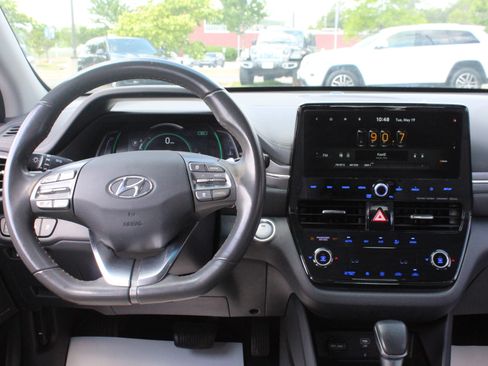 Used 2022 Hyundai Ioniq Limited FWD image 27