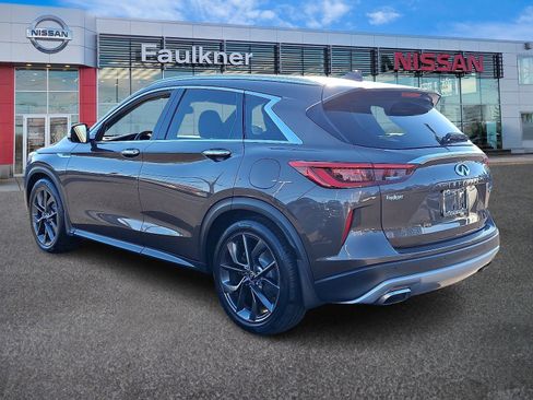 Used 2019 INFINITI QX50 Essential w/ Sensory Package image 4