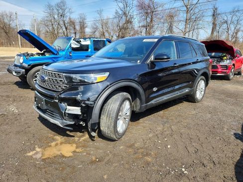 Used 2022 Ford Explorer King Ranch w/ Technology Package image 3
