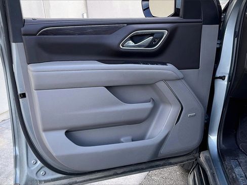 Used 2024 Chevrolet Suburban LT image 21