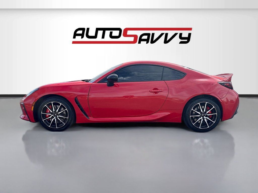 Used 2025 Toyota GR86 Premium w/ Performance Package RWD image 4