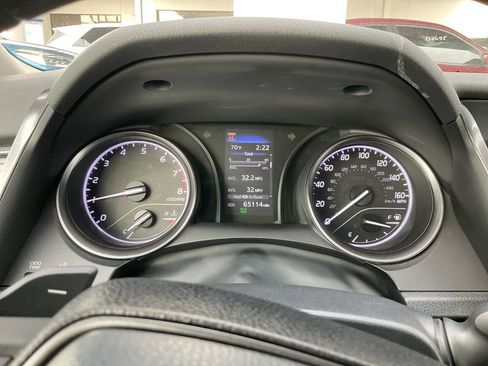 Used 2023 Toyota Camry SE image 18