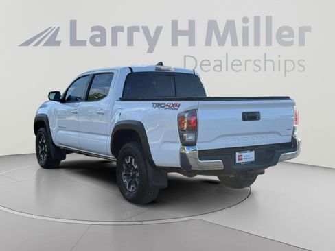 Certified 2023 Toyota Tacoma TRD Off-Road AWD/4WD image 3
