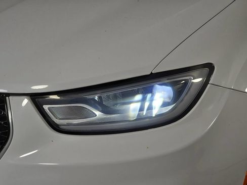 Used 2023 Chrysler Pacifica Touring-L FWD image 27