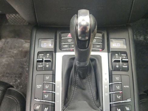 Used 2015 Porsche Macan Turbo image 30