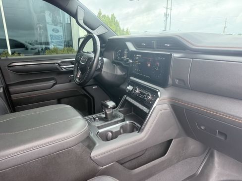 Used 2023 GMC Sierra 1500 AT4 w/ Technology Package AWD/4WD image 13