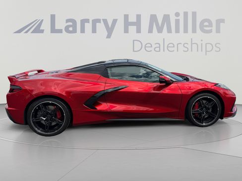 Used 2024 Chevrolet Corvette Stingray Premium Conv w/ Z51 Performance Package RWD image 6