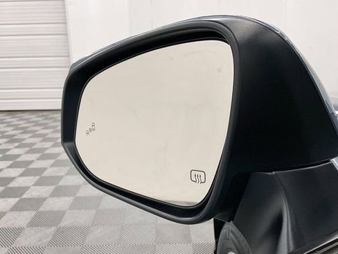 Used 2022 Toyota Corolla Cross LE w/ Moonroof Package image 38