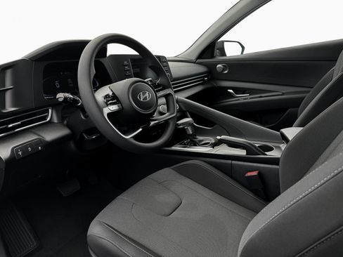 New 2025 Hyundai Elantra SE image 14