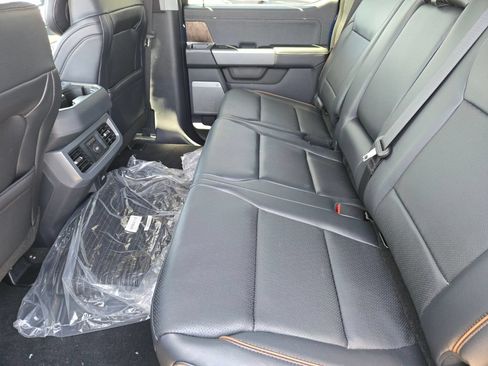 New 2026 Ford F250 Lariat w/ Black Appearance Package AWD/4WD image 10