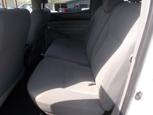 Used 2015 Toyota Tacoma 4x4 Double Cab w/ SR5 Package image 7